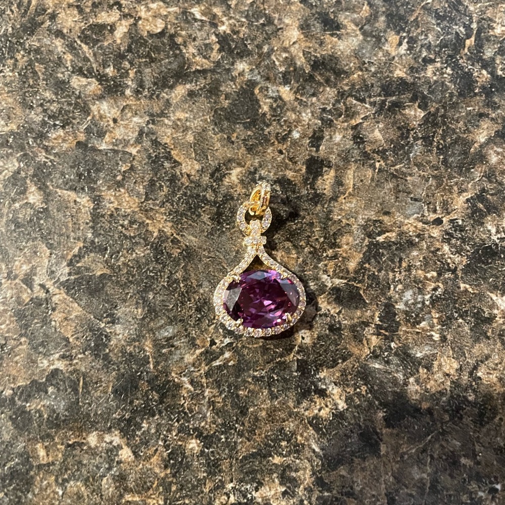 Bomb Party Amethyst Gold Pendant - Picture 2 of 3